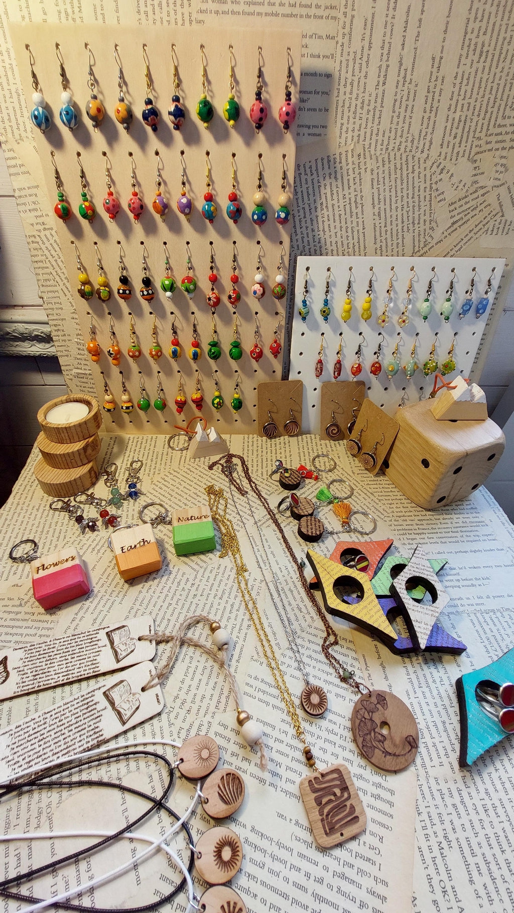 Zoé en couleurs - bijoux en bois peint et paille de seigle