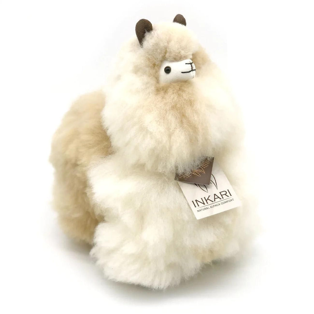 Peluche alpaga Inkari Medium (32cm) coloris Sahara, laine d'alpaga artisanale du Pérou