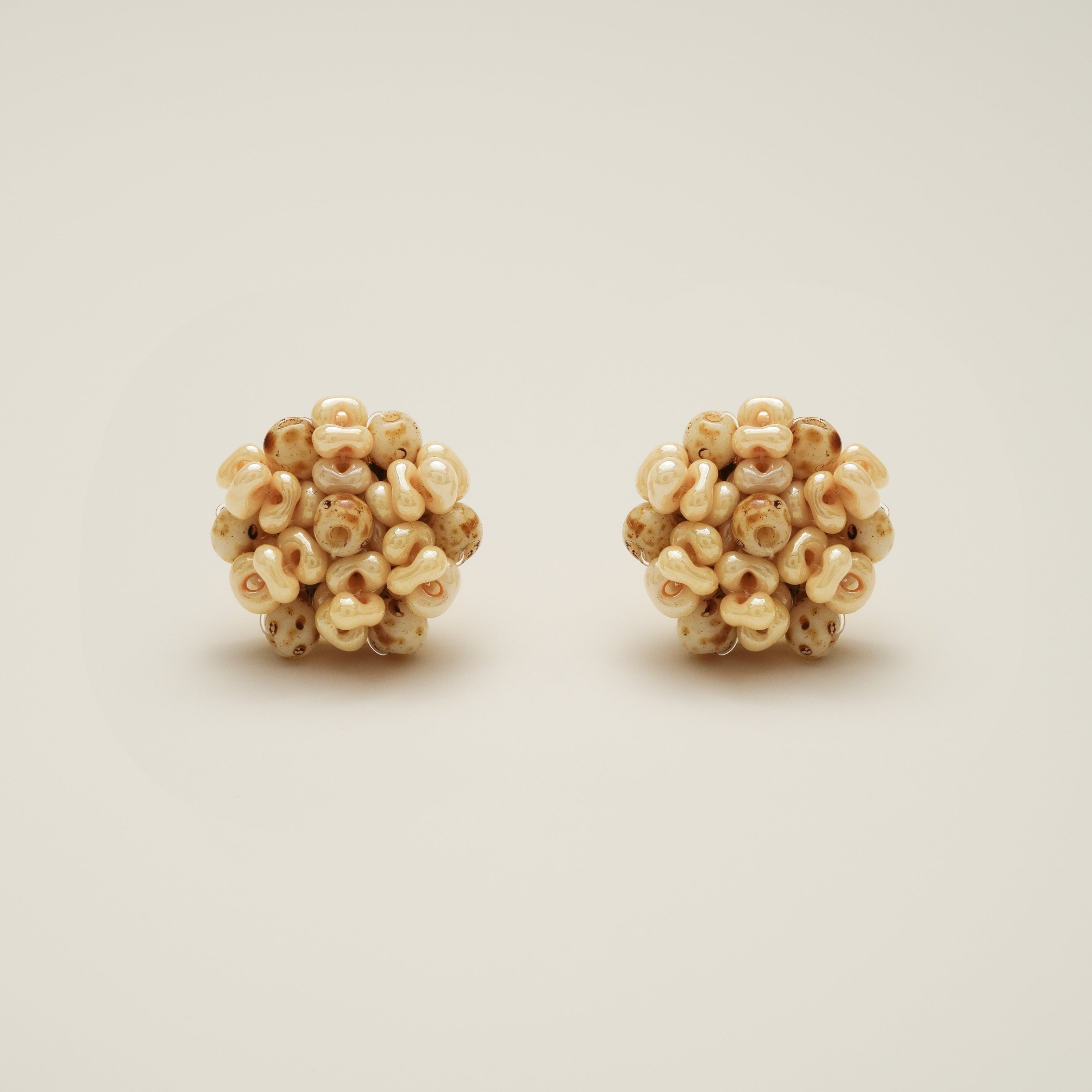 Boucles d'oreilles Camélia détail - Chamini
