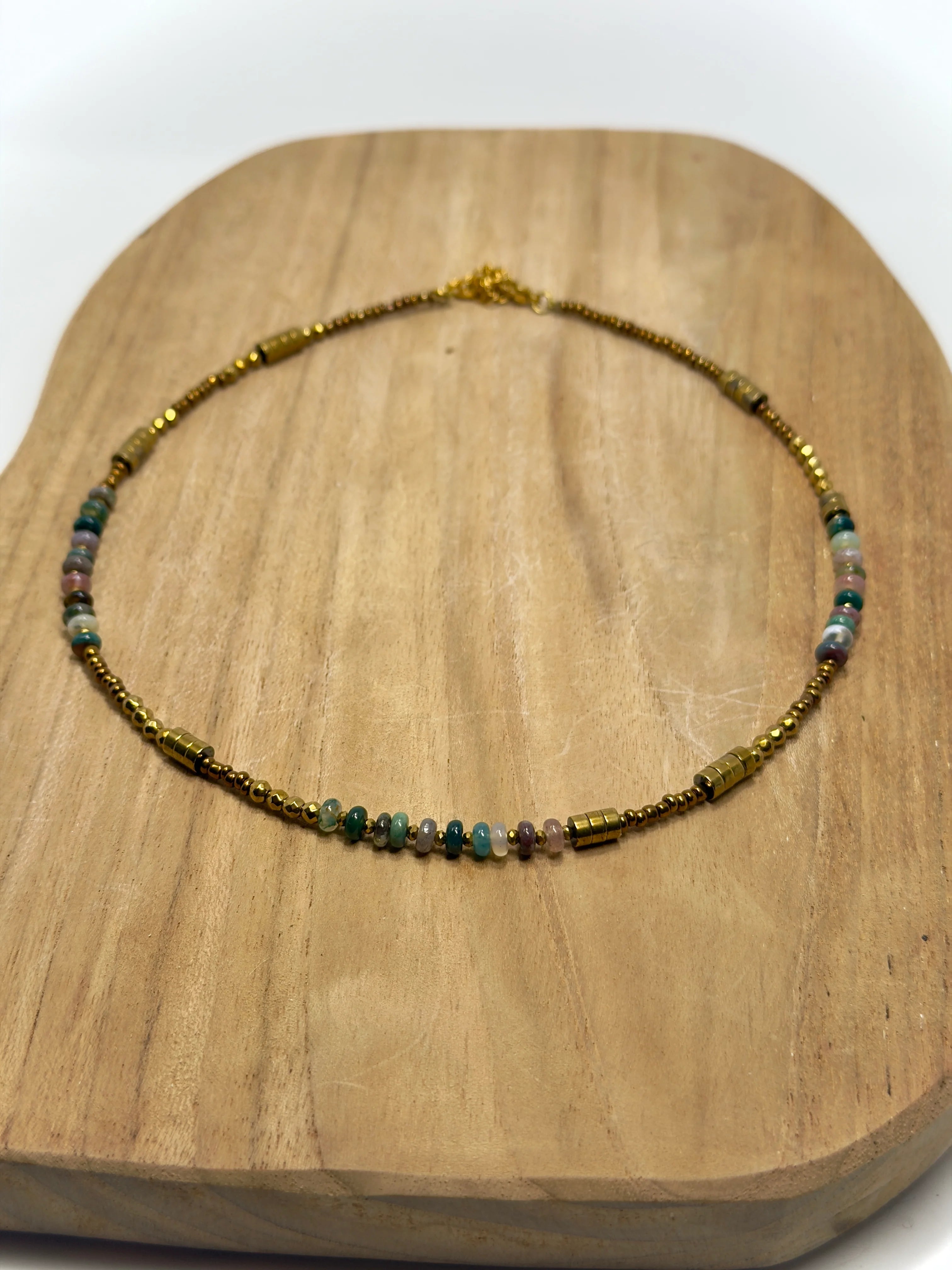 Collier Djerba ZOUZBIJOUX, détail perles agate indienne multicolore