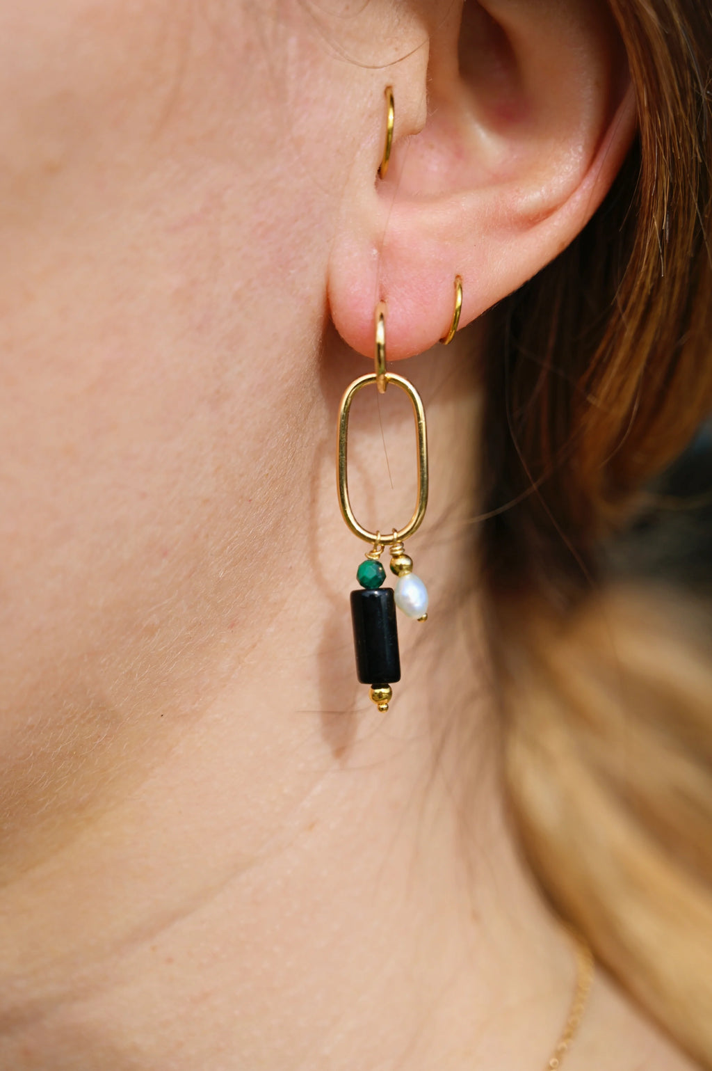 Boucles CALI Bahlïa Bijoux portées, onyx et malachite plaqué or