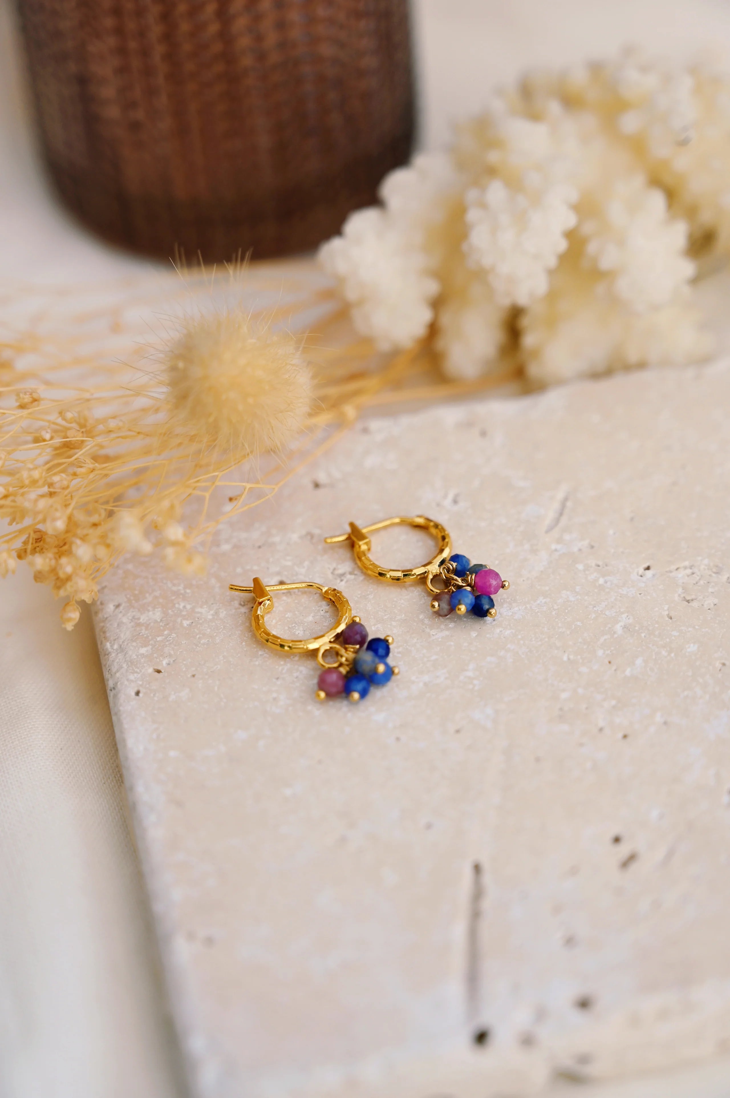 Boucles PIETRA bleue Bahlïa Bijoux, tourmaline et sodalite plaqué or