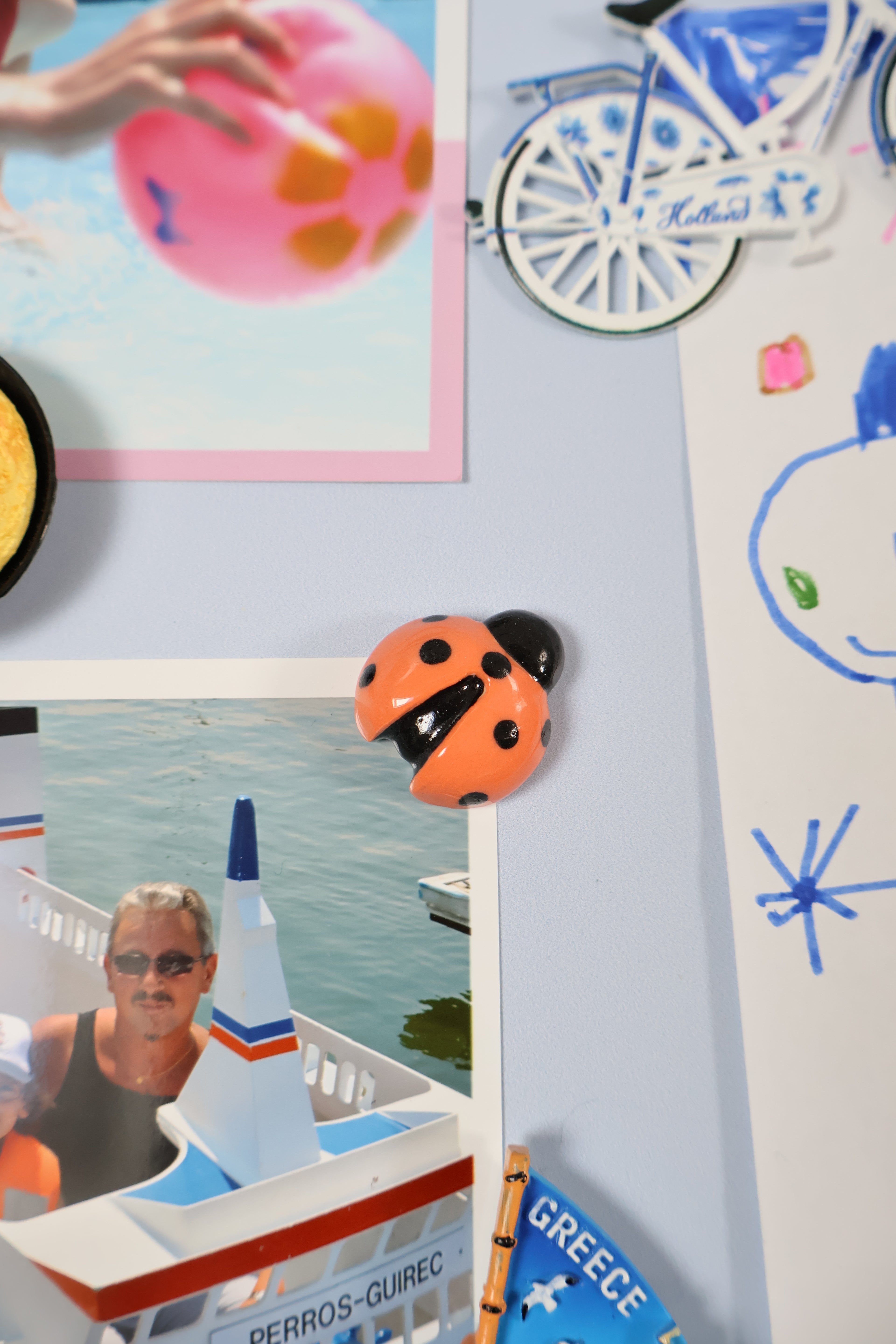 Magnet coccinelle orange en grès – Éclats de Grès