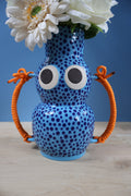 Grand vase bleu turquoise à pois bleu foncé avec corde orange – Éclats de Grès