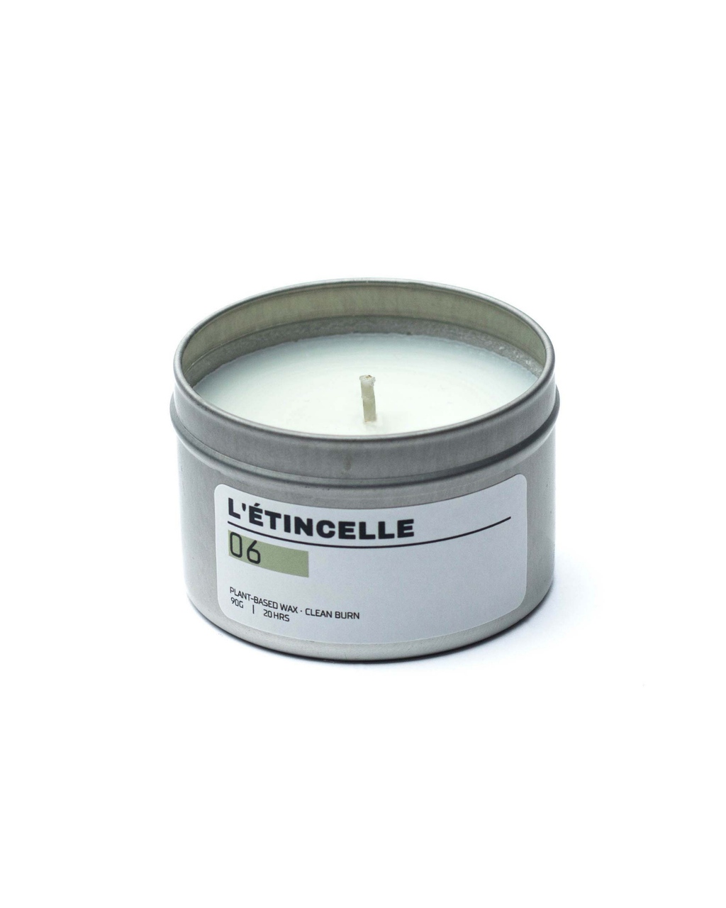 Bougie L'Étincelle sur fond blanc - Aja Home Fragrances