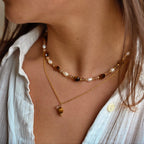 Collier Noor œil de tigre Bahlïa Bijoux porté, pierre du soleil