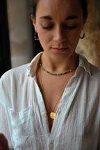 Collier Tissa Bahlïa Bijoux porté, rondelles et toupies or