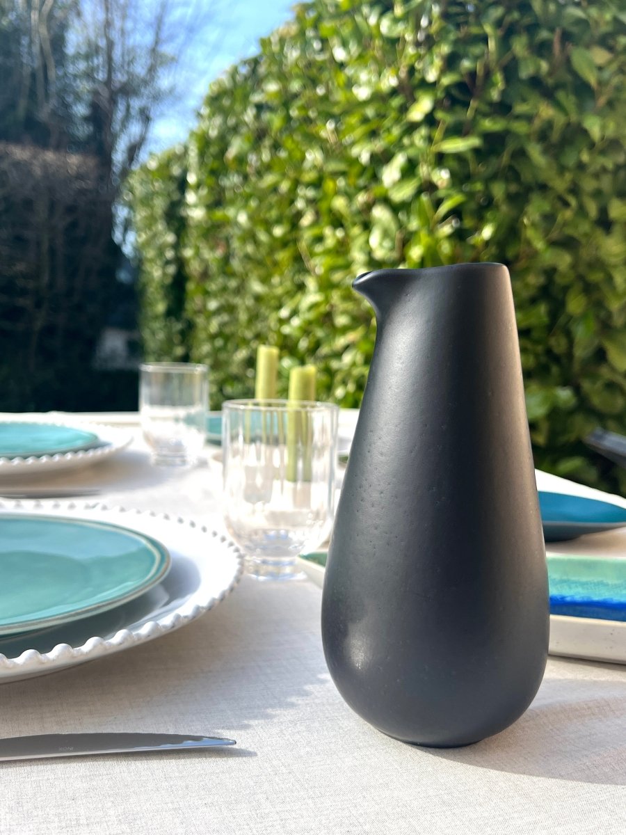 Carafe AITO noir en grès mat - B&Inside