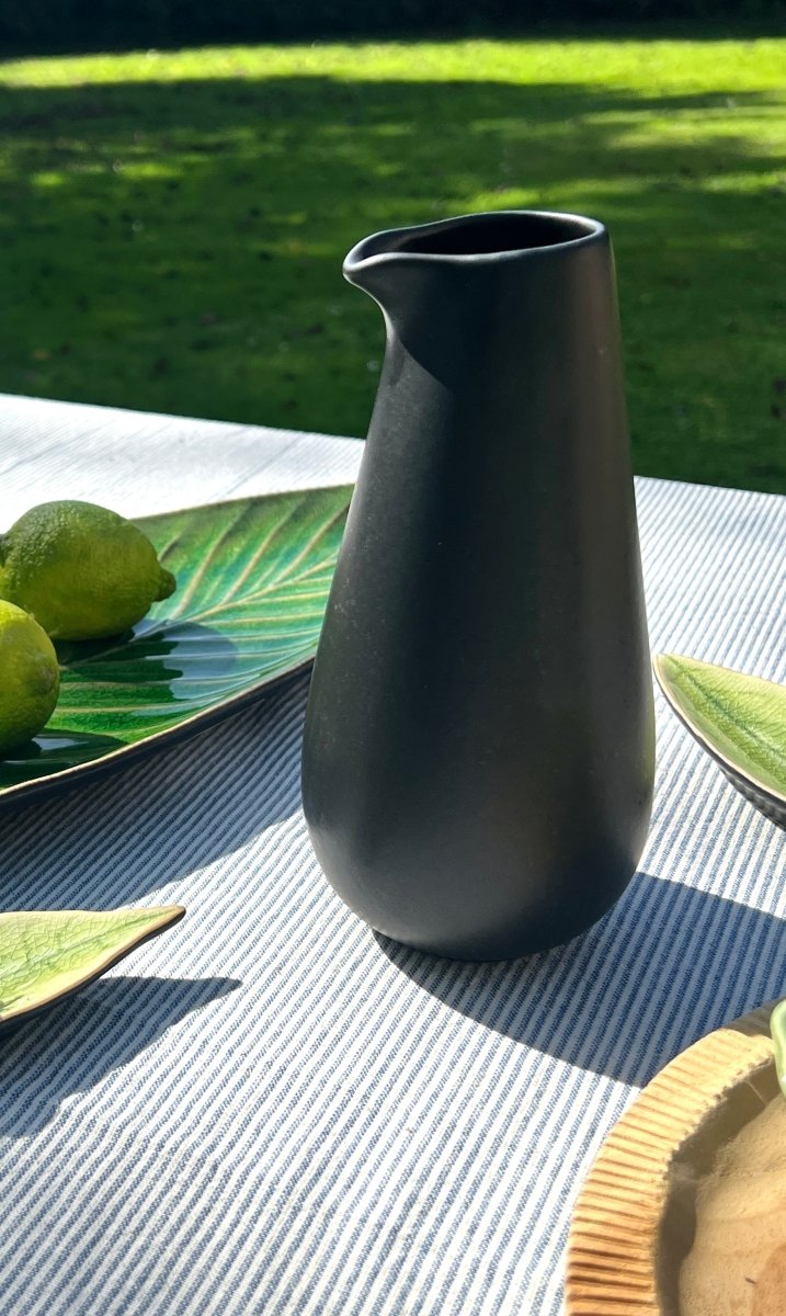 Carafe AITO noir en grès mat - B&Inside