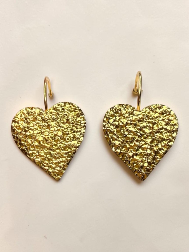 Boucles Amourette Gold Maison Alba – cœur en cuir texturé doré, fait main France