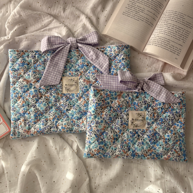 Pochette à livre fleurs bleue grand modèle