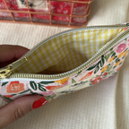 Mini trousse fleurs jaune