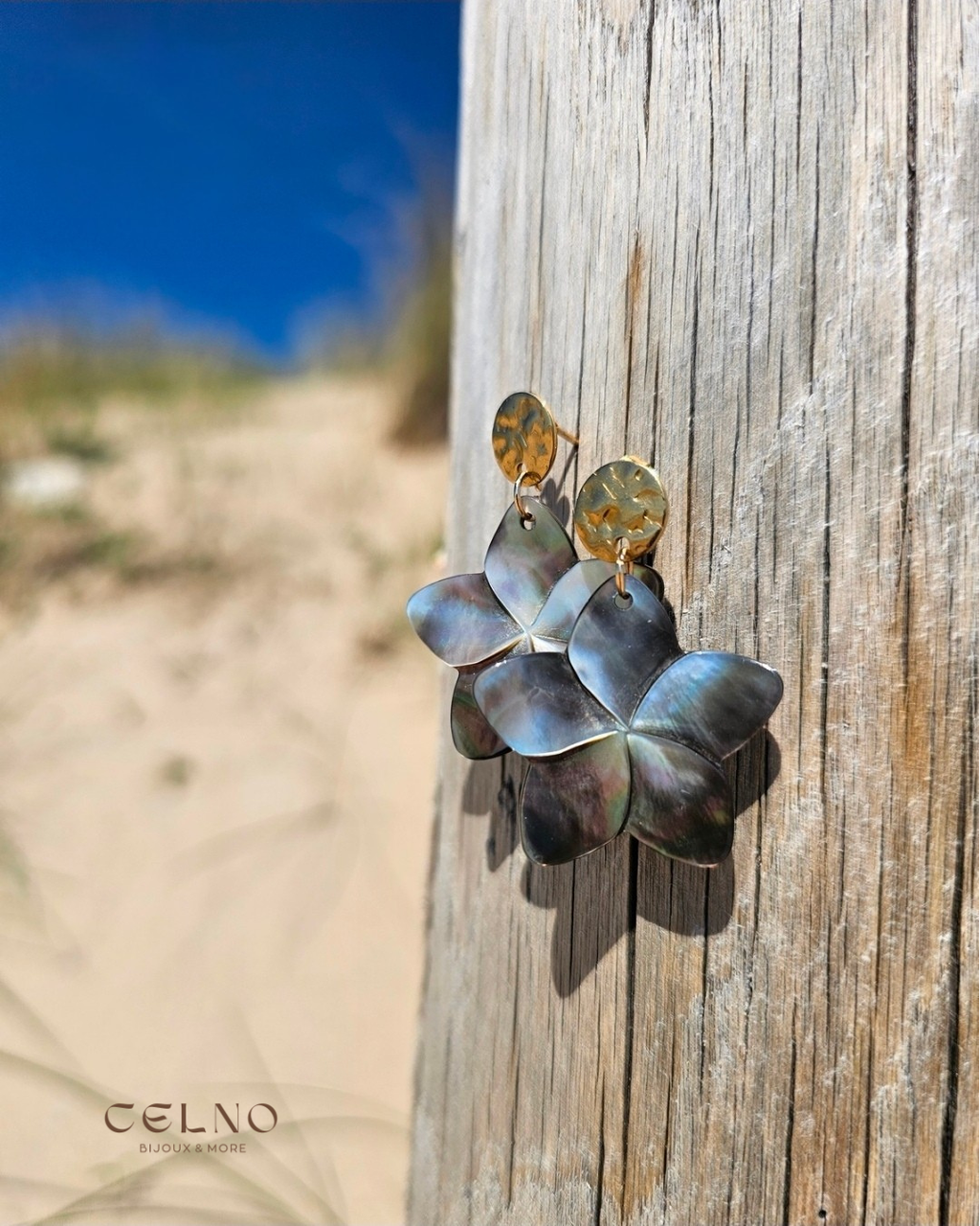 Boucles fleur nacre grise